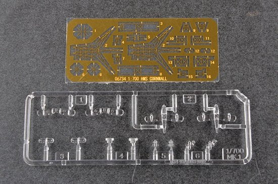 Trumpeter 06734 HMS Cornwall 1/700 – image 6