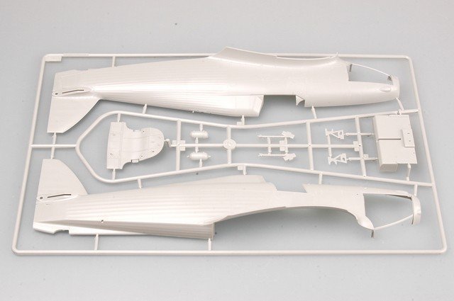 Trumpeter 02414 HURRICANE Mk.I 1/24 – zdjęcie 3