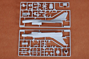 Trumpeter 01611 J-10 Fighter Aircraft 1/72 – image 6