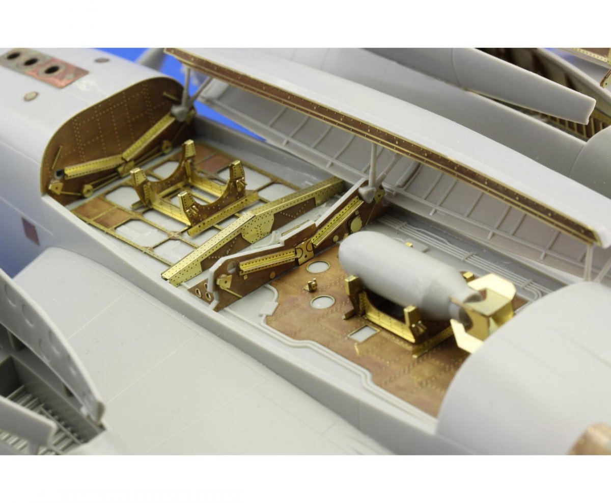 Eduard 48736 PV-1 bomb bay 1/48 Revell – image 4
