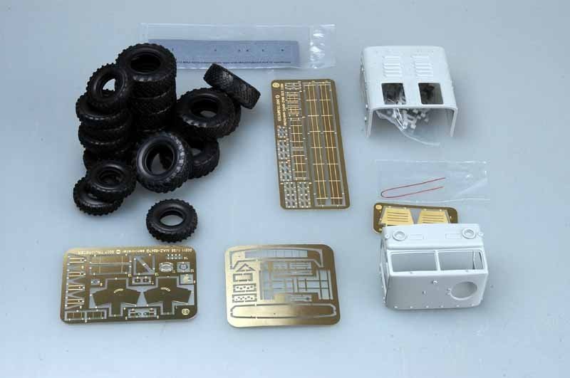 Trumpeter 00212 MAZ-537G Late Production type with MAZ/ChMZAP-5247G semitraii 1/35 – zdjęcie 9