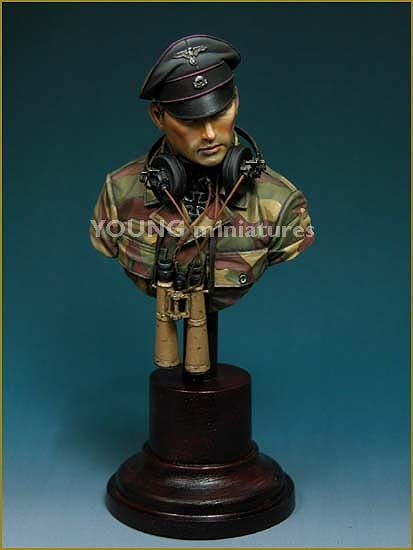 Young Miniatures YM1805 SS Panzer Officer Normandie 1944 1/10 – image 5