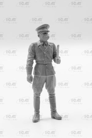 ICM 35901 Chernobyl #1 Radiation monitoring station (ZiL-131KShM truck &amp;amp; 5 figures &amp;amp; diorama base with background) 1/35 – zdjęcie 8