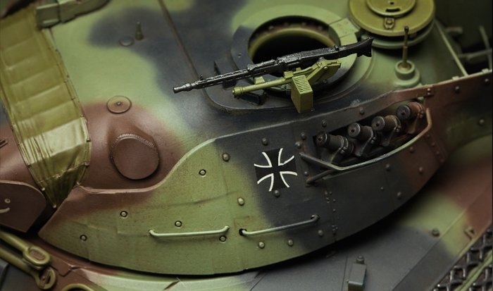 Meng Model TS-015 GERMAN MAIN BATTLE TANK LEOPARD 1 A5 1/35 – image 7