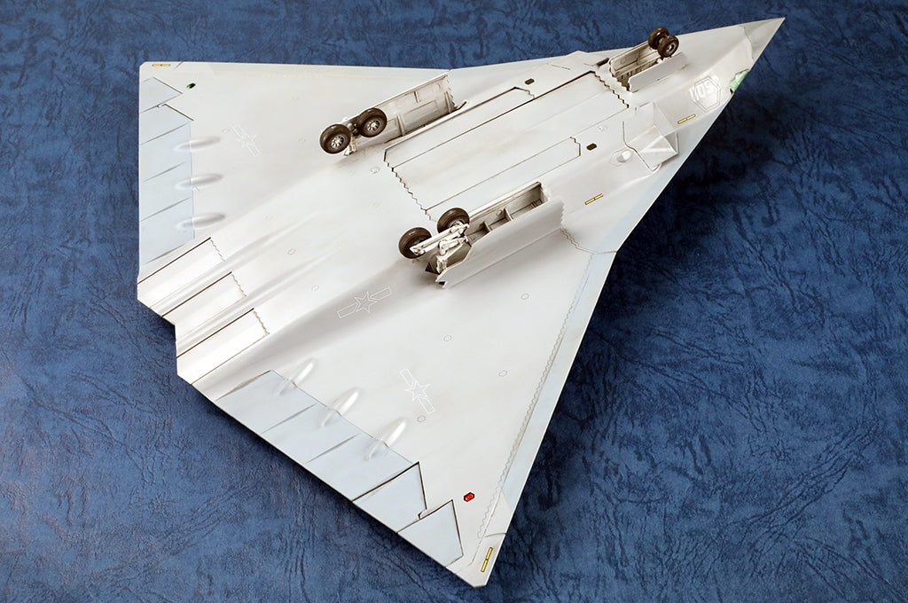 Trumpeter 01689 PLAAF J-36 Prototype 1/72