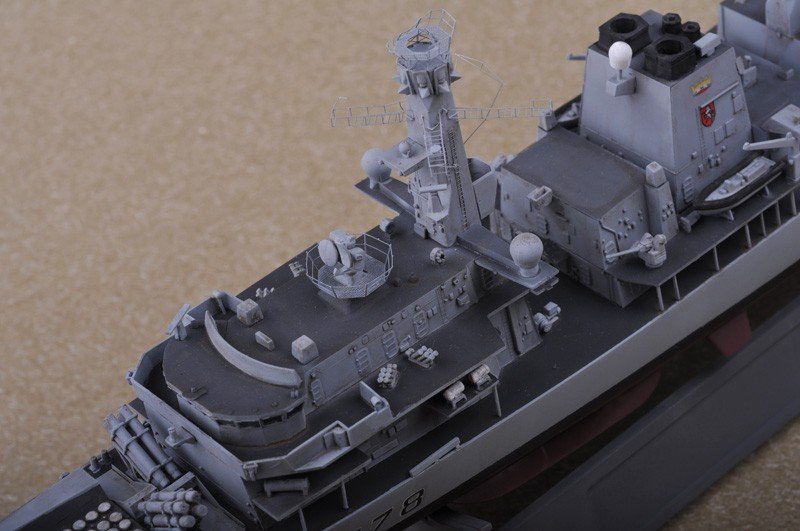 Trumpeter 04544 HMS Type 23 Frigate Kent F78 1/350 – zdjęcie 7