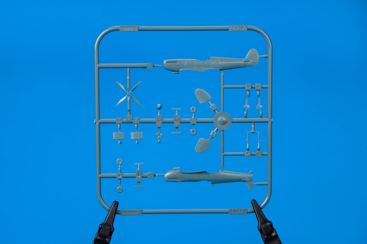 Eduard 4433 Spitfire Mk. IXc late 1/144 – image 6