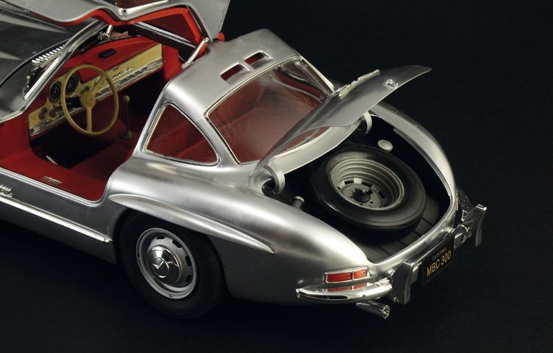 Italeri 3612 Mercedes-Benz 300SL Gullwing 1/16 – zdjęcie 12
