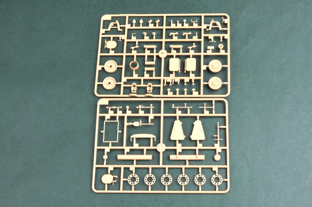 Hobby Boss 82485 PLA PTL02 Wheeled Tank Destroyer 1/35 – Bild 6