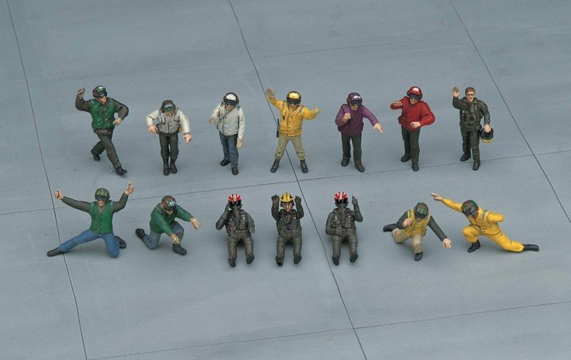 Hasegawa X48-6 U.S. NAVY PILOT DECK CREW SET C 1/48 – zdjęcie 2