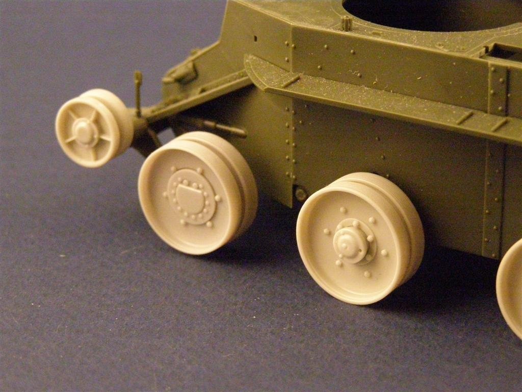 Panzer Art RE35-016 Burn out Wheels for BT-7 Tank 1/35 – image 4