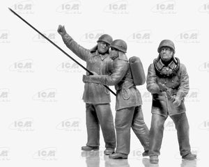 ICM 35902 Chernobyl #2. Fire Fighters (AC-40-137A firetruck &amp;amp; 4 figures &amp;amp; diorama base with background) 1/35 – image 3