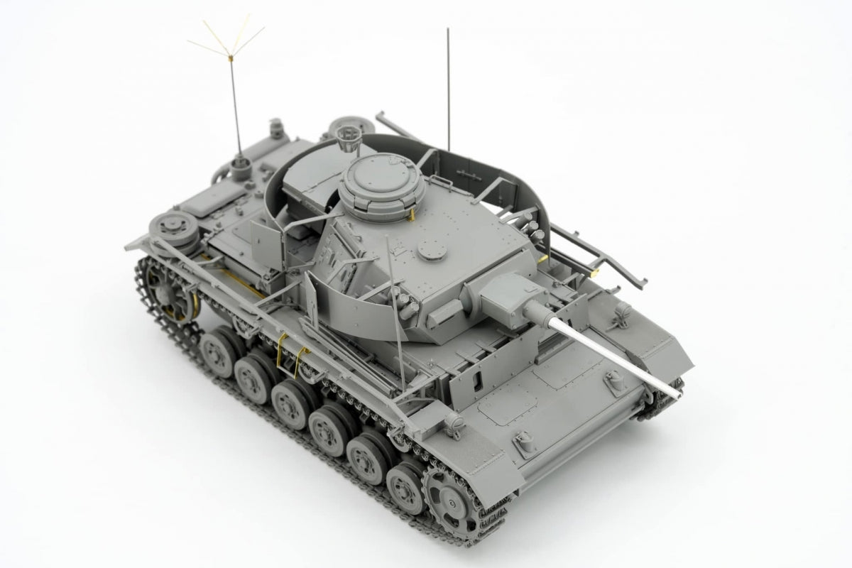 Border Model BT-048 Pz.Bef.Wg.III Ausf.K 2in1 w/Schürzen 1/35 – zdjęcie 11