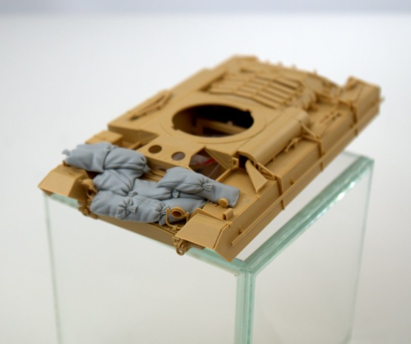 Panzer Art RE35-558 Sandbags armor for A15 “Crusader” 1/35 – image 2
