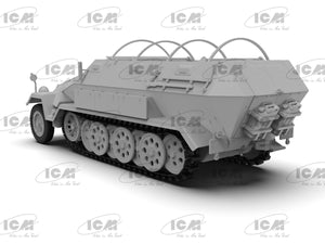 ICM 35113 Krankenpanzerwagen Sd.Kfz. 251/8 Ausf А, livery variant for the Eastern Front, 1941-42 1/35 – image 3
