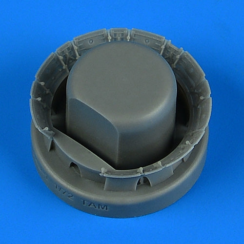 Quickboost QB72694 F4U-1 opened engine flaps Tamiya 1/72