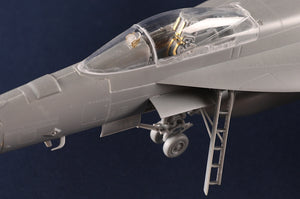 Hobby Boss 85818 F/A-18E Super Hornet VFC-12 1/48 – zdjęcie 7