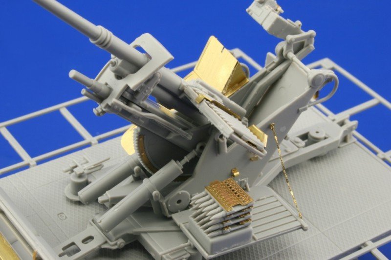 Eduard 36104 Sd. Kfz.7/2 (early) Flak 37 37mm 1/35 Trumpeter – zdjęcie 11
