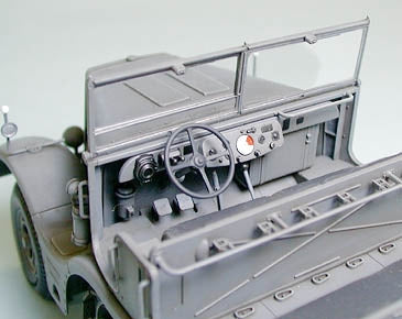 Tamiya 35239 German 18-Ton Heavy Half-Track FAMO 1/35 – image 8