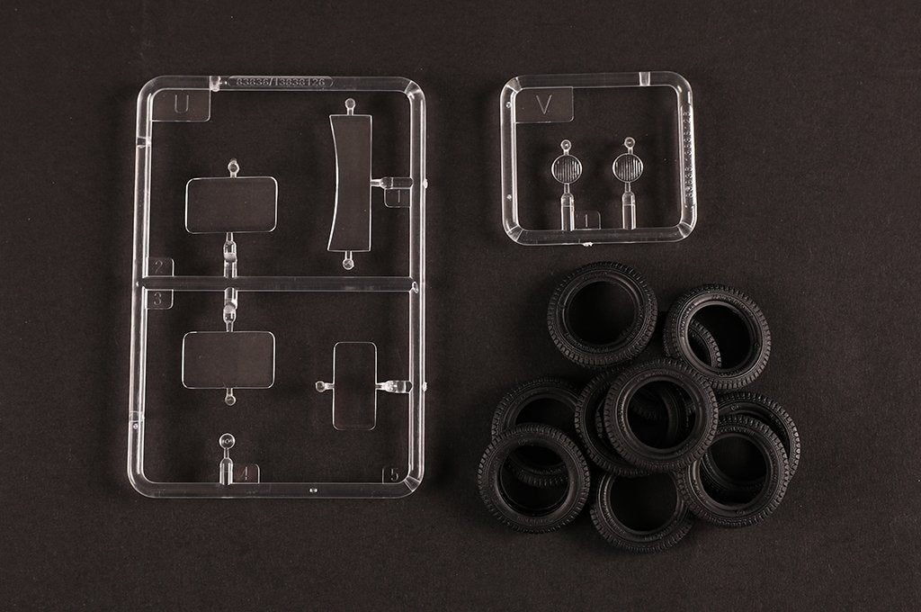 Hobby Boss 84571 GAZ-AAA with Quad Maxim AA Gun 1/35 – zdjęcie 7