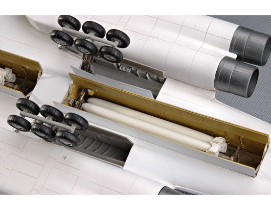 Trumpeter 01620 Tu-160 BLACKJACK 1/72 – zdjęcie 9