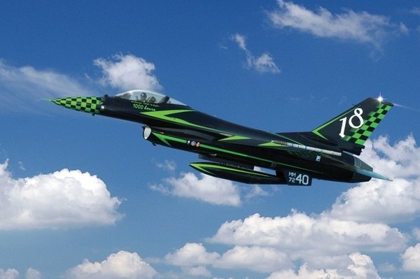 Italeri 1337 General Dynamics F-16 ADF/AM Special colors 1/72