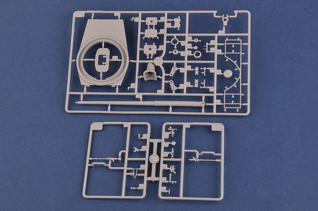 Hobby Boss 84530 German Sd.Kfz.182 King Tiger Porsche Turret w/ Zimmerit 1/35 – image 11