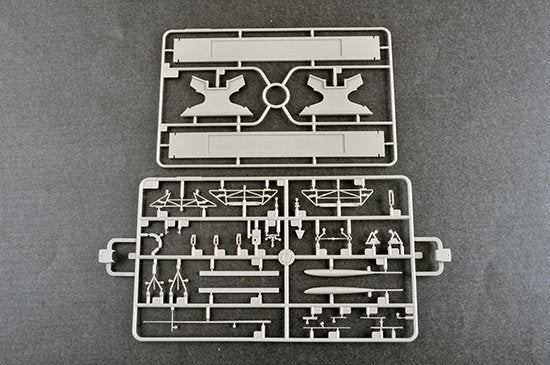 Trumpeter 05633 Aircraft Carrier Weser 1/350 – image 9
