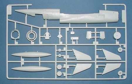 Trumpeter 01605 North American F-107A Ultra Sabre 1/72 – image 5