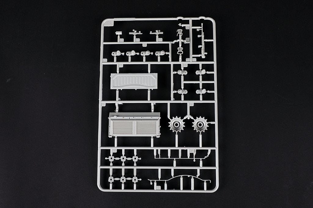 Trumpeter 09602 Soviet T-72 Ural with Kontakt-1 Reactive Armor 1/35 – image 15
