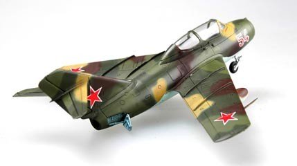 Hobby Boss 80262 MiG-15UTI Midget 1/72 – image 3