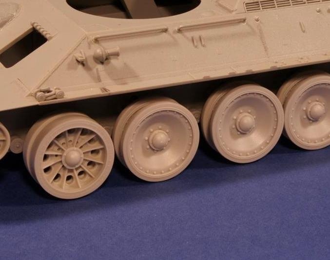 Panzer Art RE35-169 T-34 with captured “Panther” road wheels (183 and 174 Zavod) 1/35 – image 2
