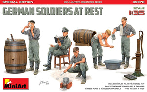 MiniArt 35378 GERMAN SOLDIERS AT REST. SPECIAL EDITION 1/35