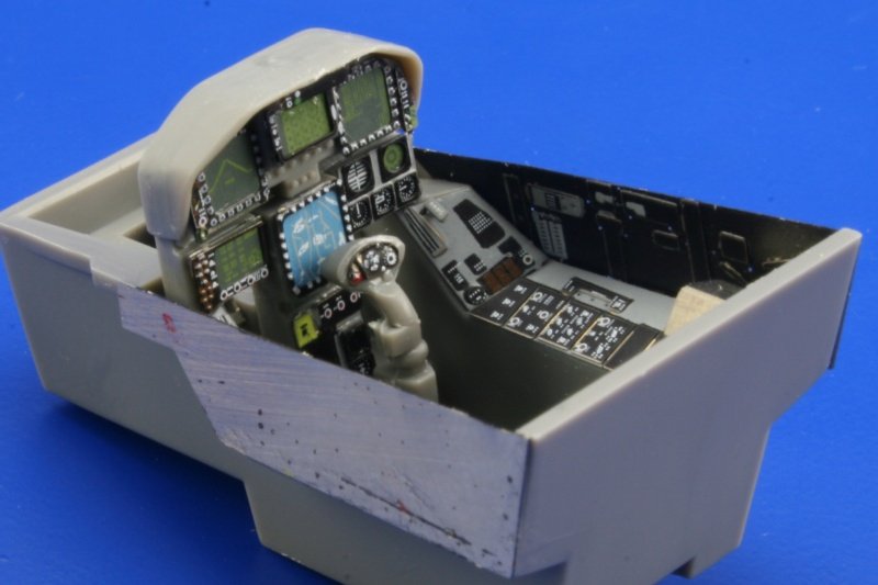 Eduard FE344 F-18E interior REVELL 1/48 – image 3