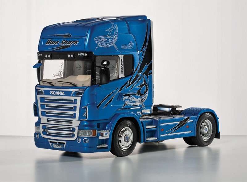 Italeri 3873 Scania R620 &amp;quot;Blue Shark&amp;quot; 1/24 – zdjęcie 2