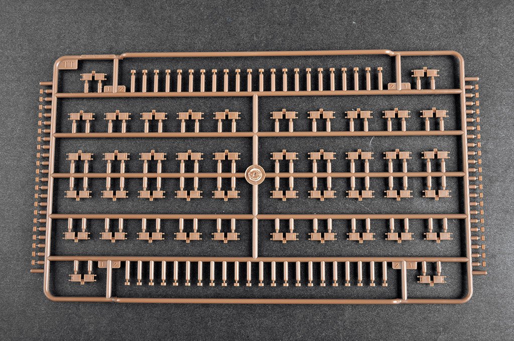 Trumpeter 09610 Russian T-72B3 with 4S24 Soft Case ERA &amp;amp; Grating Armour 1/35 – zdjęcie 18