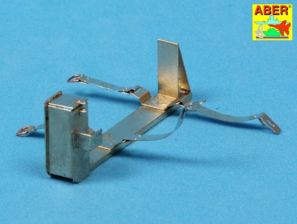 Aber 16027 Fire extinguisher with brackets used on German tanks, assault guns and other vehicles 1/16 – zdjęcie 6