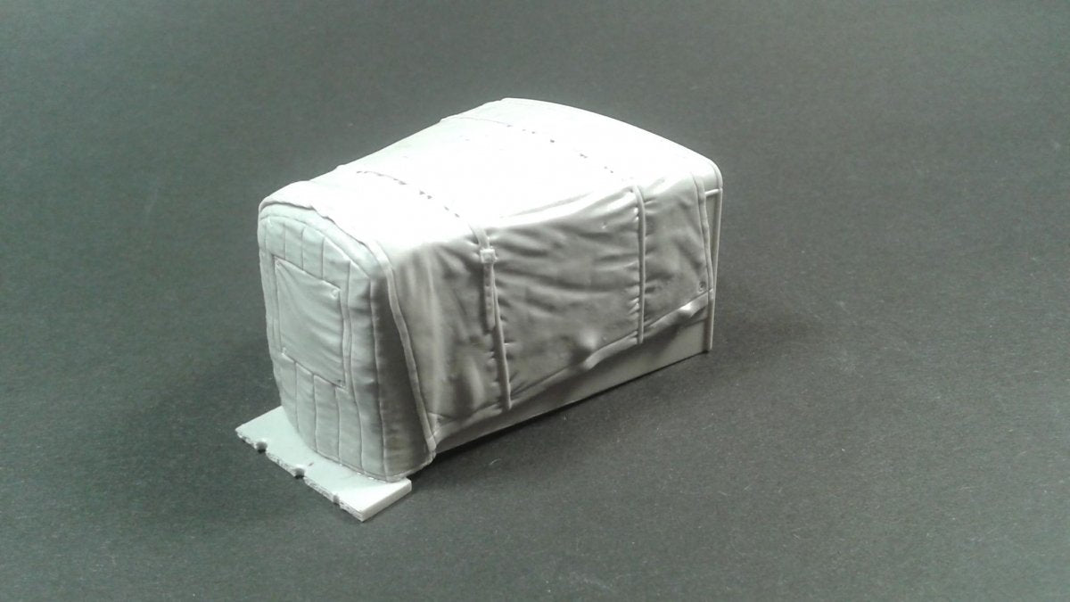 Panzer Art RE35-555 Hanomag SS100 engine deck with canvas cover 1/35 – image 2