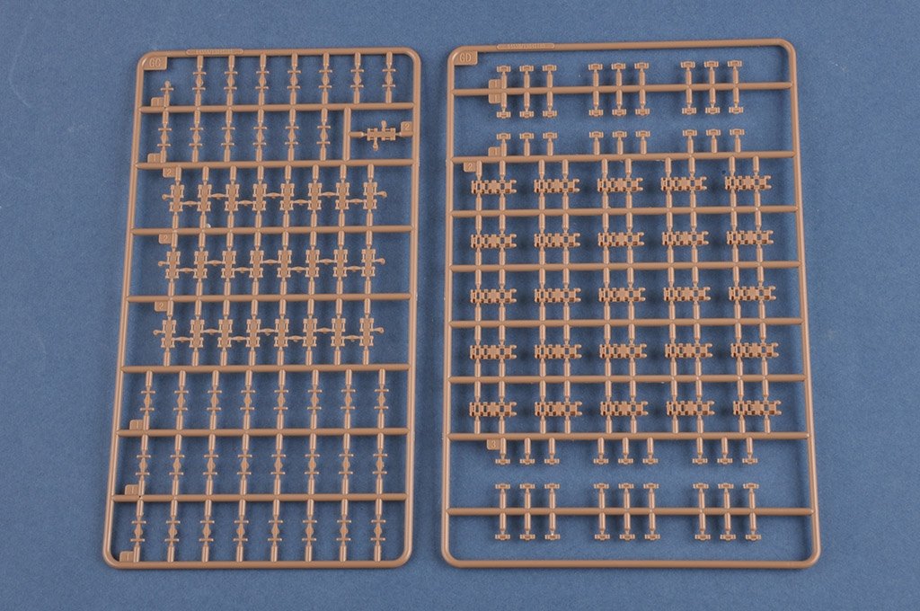 Hobby Boss 84558 Pz.Kpfw.VI Sd.Kfz.182 Tiger II Porsche Early production vehicle Fgst.Nr.280009 1/35 – image 13