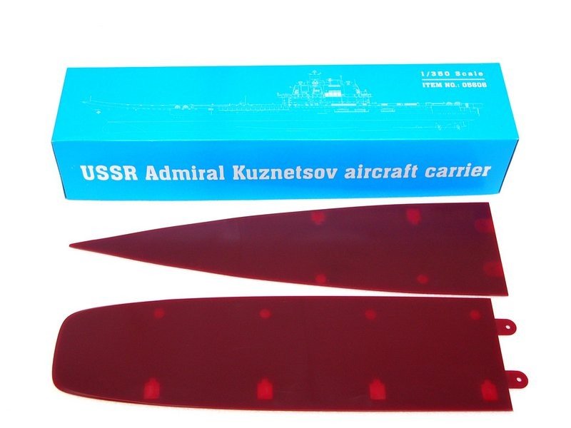 Trumpeter 05606 USSR Admiral Kuznetsov aircraft carrier 1/350 – image 2