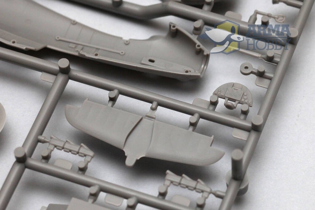 Arma Hobby 70025 Hurricane Mk I Eastern Front - Limited Edition 1/72 – zdjęcie 9