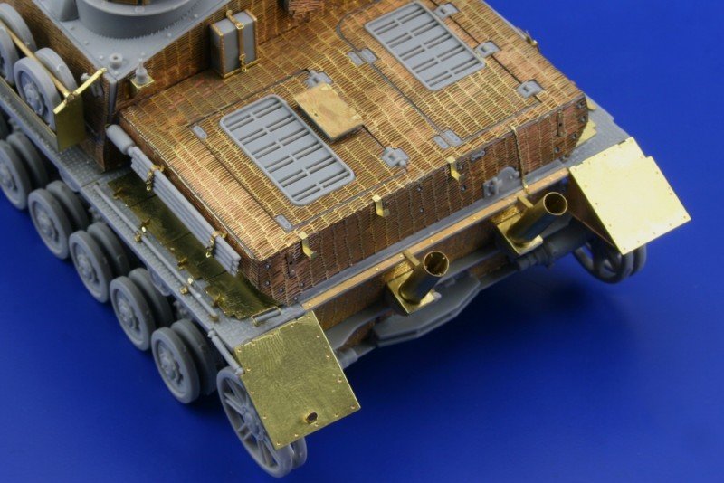 Eduard 35948 Zimmerit StuG. IV Ausf. G late 1/35 Dragon – image 8