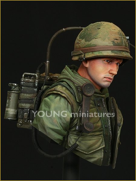 Young Miniatures YM1817 USMC Hue. Vietnam 1968 1/10 – image 7