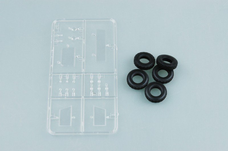 Hobby Boss 82448 Defender 110 Hardtop 1/35 – image 10