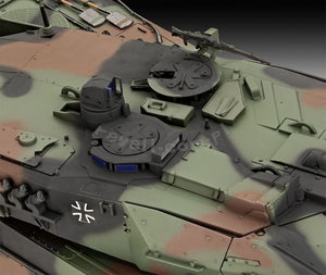 Revell 63342 Leopard 2 A6M+ Model Set 1/35 – image 4