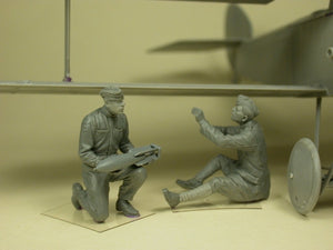 Copper State Models F32-028 RFC Air Mechanics installing the bombs 1/32 – image 2