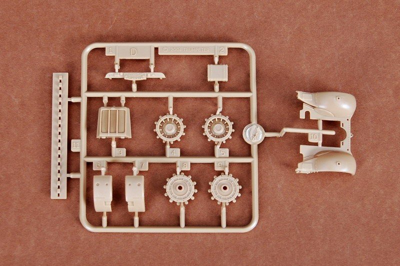 Trumpeter 07203 German Sd.Kfz.9 18 ton Heavy Halftrack Early Type 1/72 – image 5