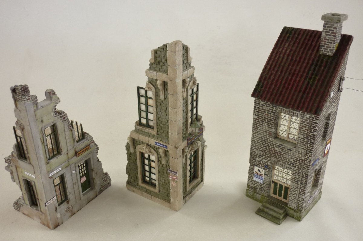 RT-Diorama 35255 Corner Buildings (3pcs.) 1/35 – image 4