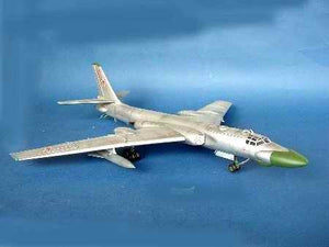 Trumpeter 01613 Tupolev Tu-16K-10 BADGER C 1/72 – zdjęcie 3