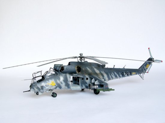 Trumpeter 05103 Mil Mi-24V Hind-E Helicopter – zdjęcie 5